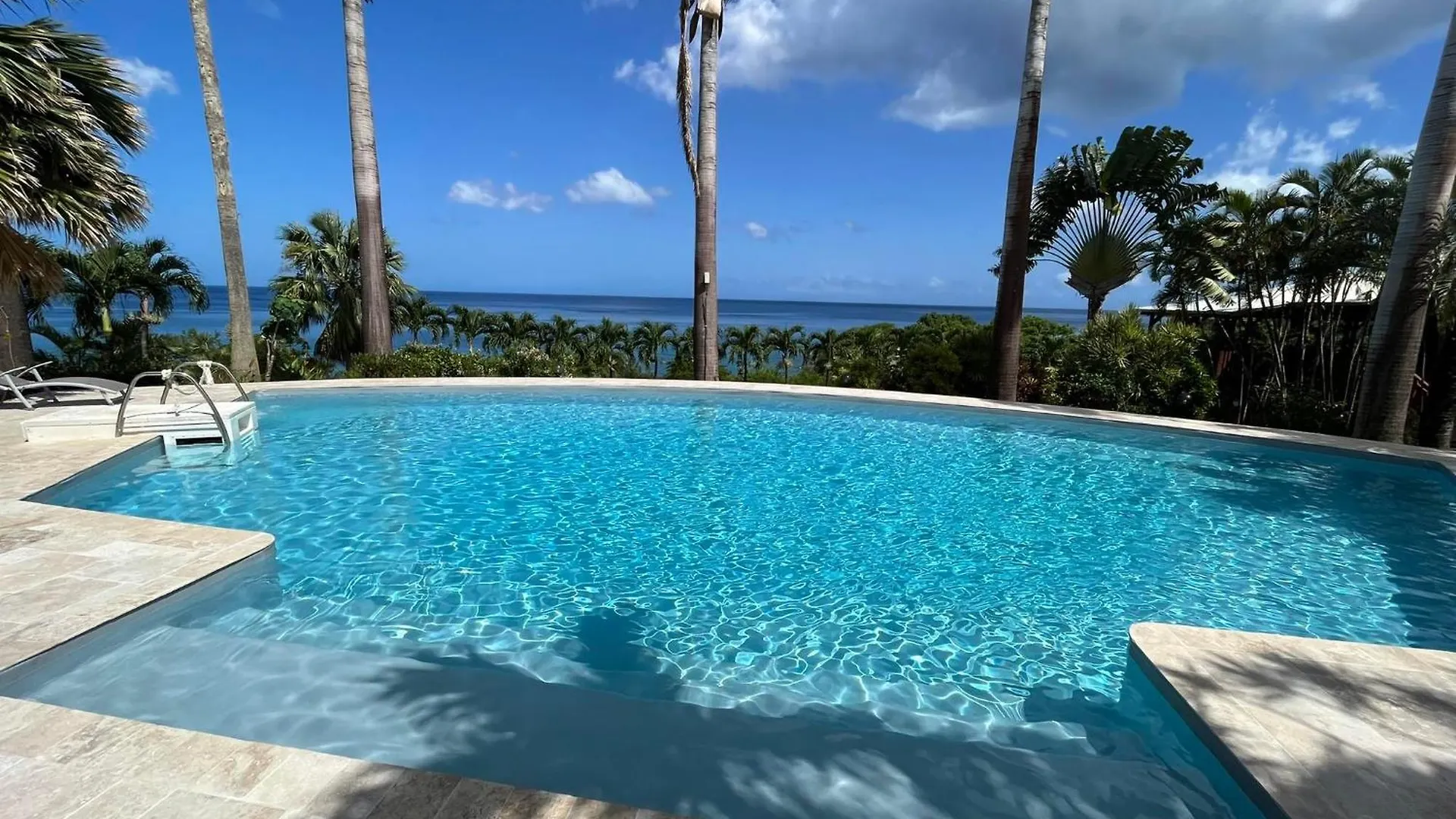 Residence Au 'Ti Sucrier Deshaies Hotel